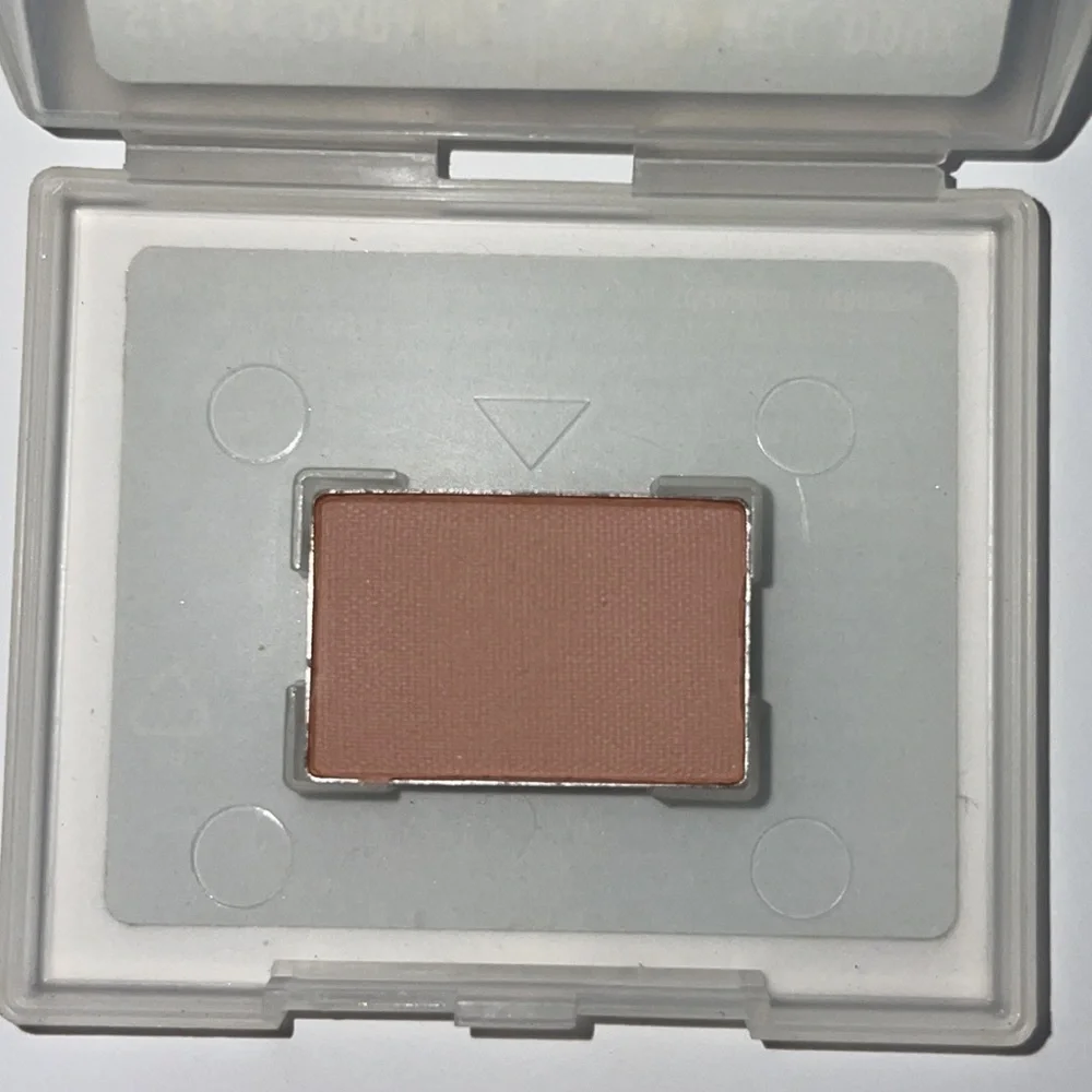 Mary Kay Mineral Eye Color – Silky Caramel (New, .05 oz